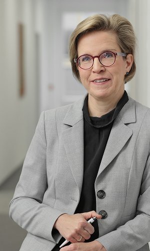 Dr. Sabine Neumann
